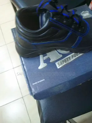Ace Mamba Safety Boots
