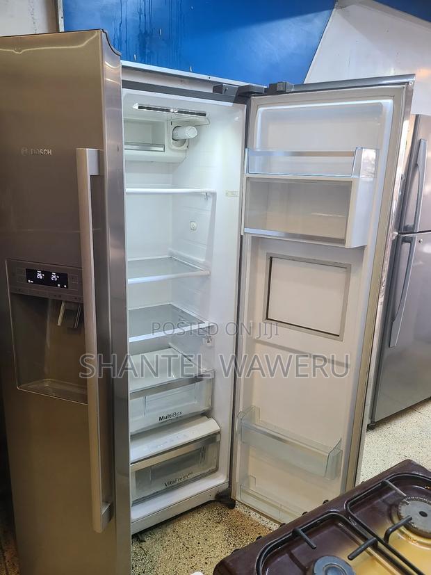VRT 700 Dispenser Twin Door Fridge/ Refrigerator - thumbnail 3
