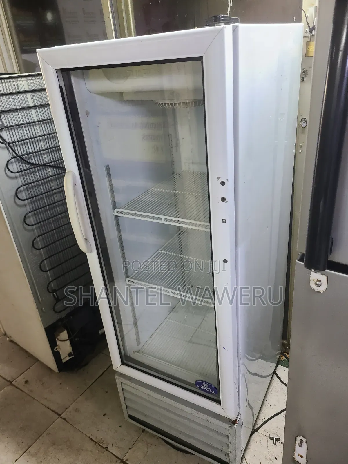 Glass Door White Refrigerator _/ Chiller 200