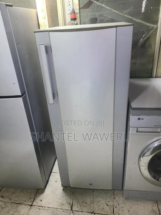 Von Hotpoint/ Silver 180litres Working Good