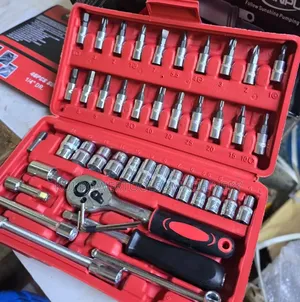 46 Pc Socket Wrench Set/ Socket Wrench Set