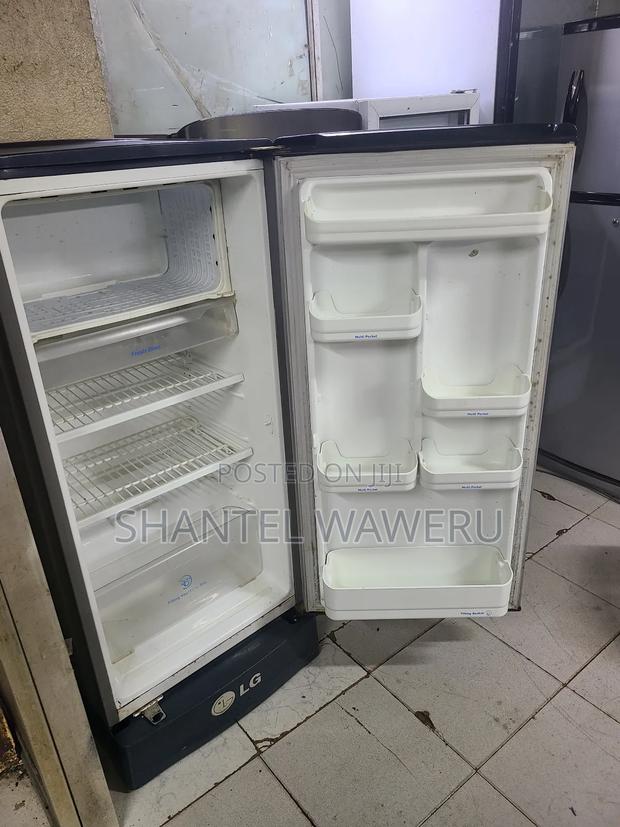 Curved Handle Single Door Fridge Lg - thumbnail 3