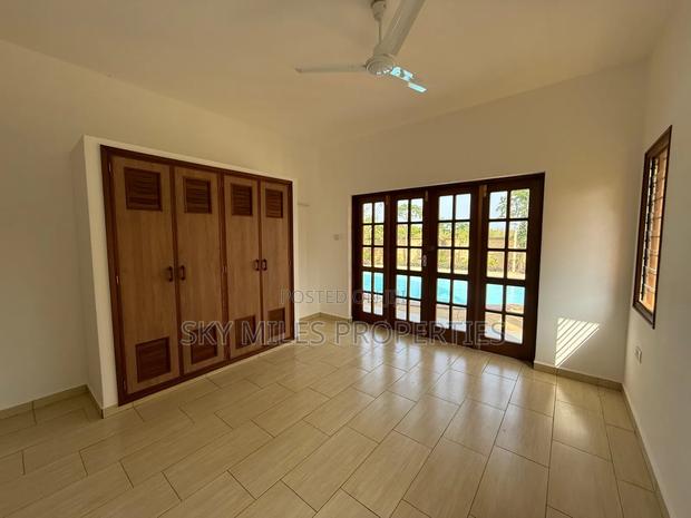 3bdrm Villa in Diani for sale - thumbnail 16