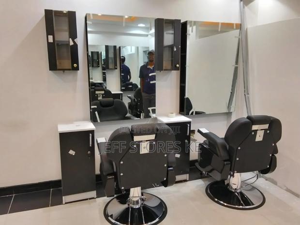 Classic Comfortable Jumbo Barber Chair - main view