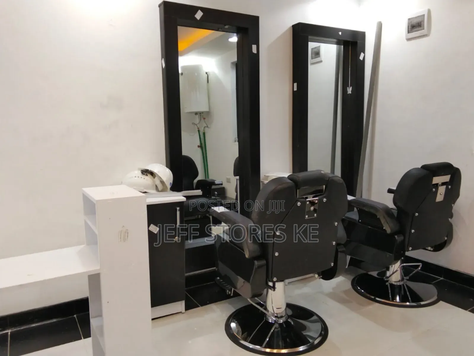 Executive Black Barbering Seat