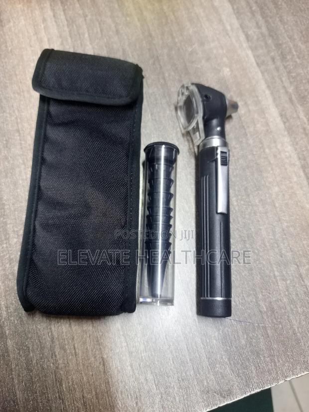 A Otoscope