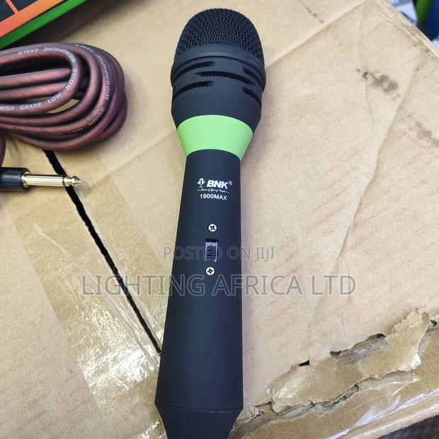 BNK Dynamic Wired Microphone With 10m Cable - thumbnail 2
