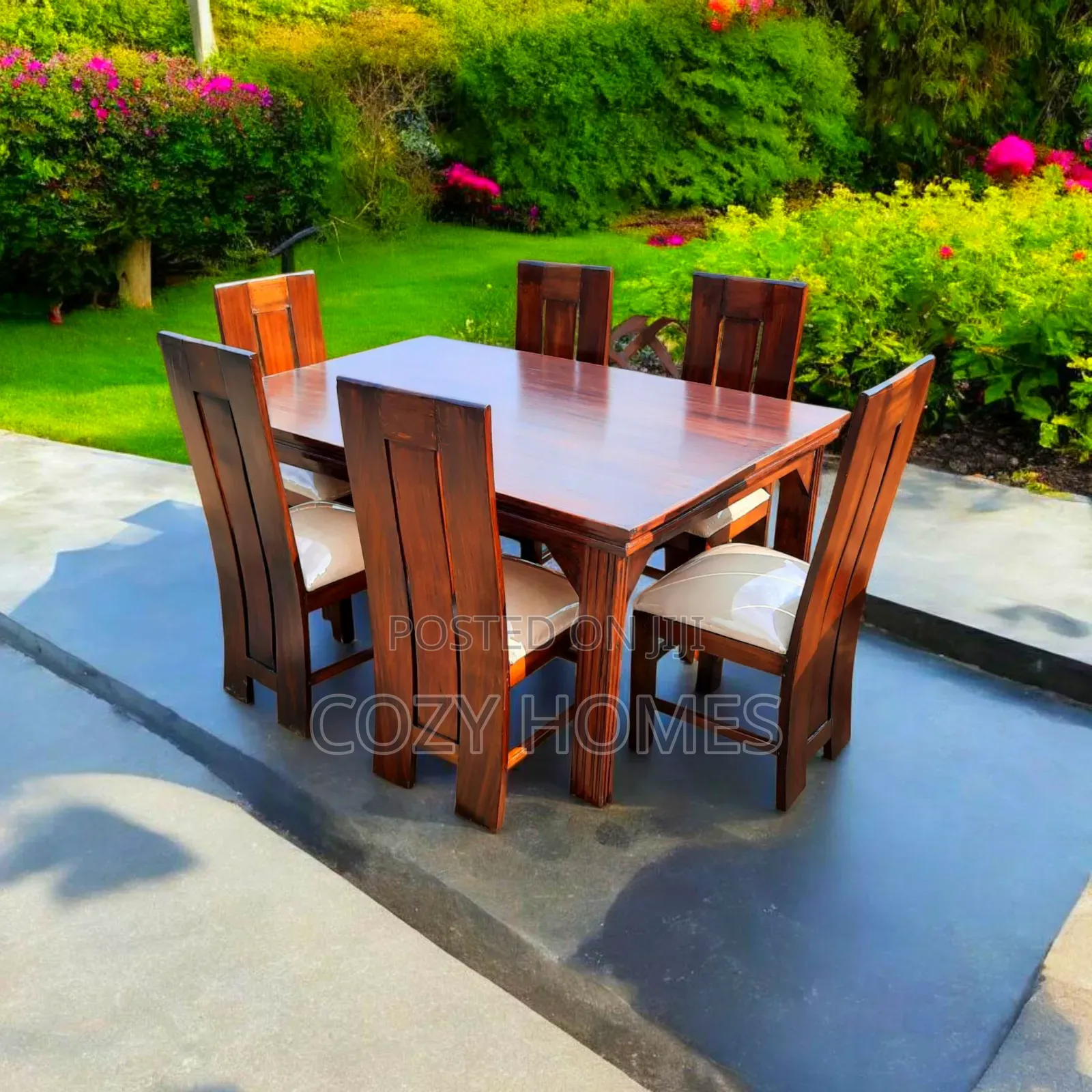 Dining Table, a Wholesome Polished 6 Seater Dining Table