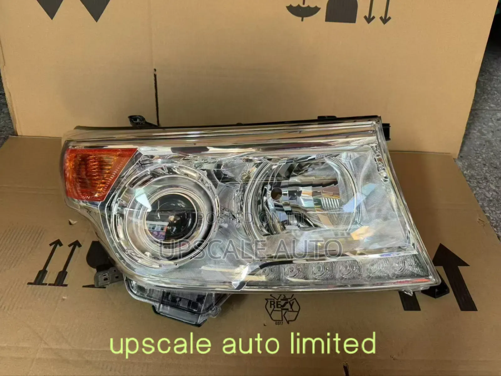 V8 200 Series Landcuriser Headlight Xenon