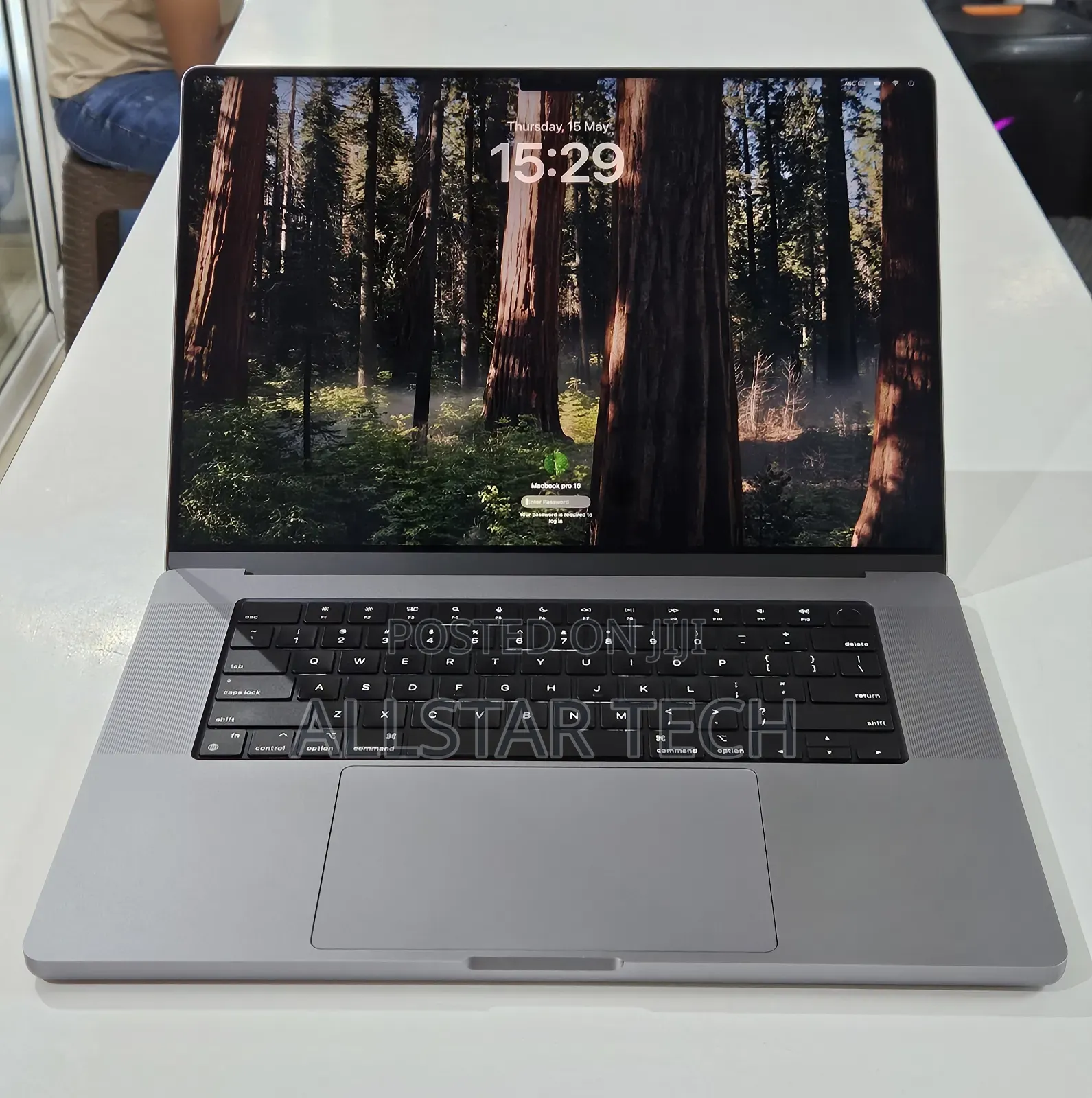 Laptop Apple MacBook Pro 2021 M1 16GB Apple M1 Pro SSD 1T