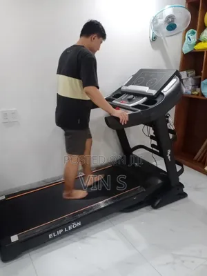 Treadmills, Commercial Trėadmills/Treãdmills# Treádmills