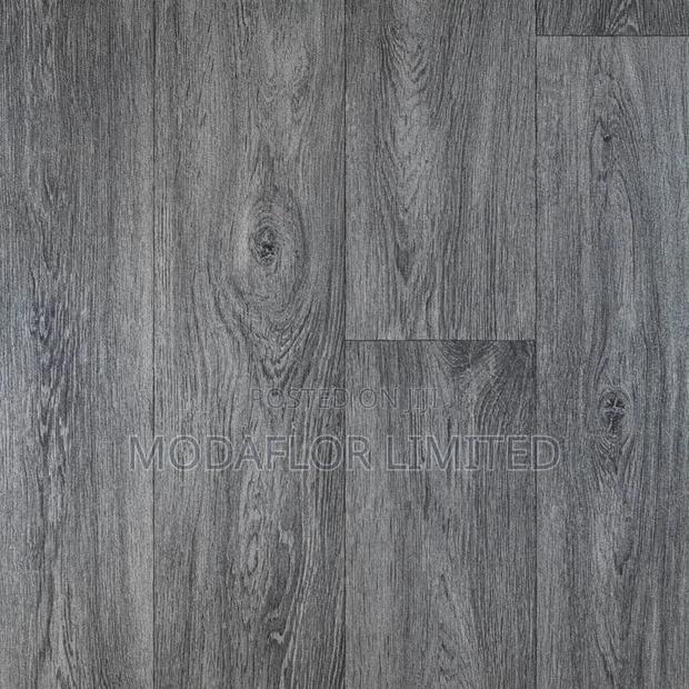 “Make Floors a Feature!” With Dry Back Vinyl Flooring