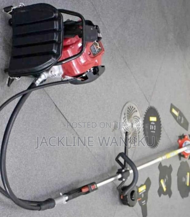 Back Park Brush Cutter Machine/ 4 Stroke Brush Cutter Machin