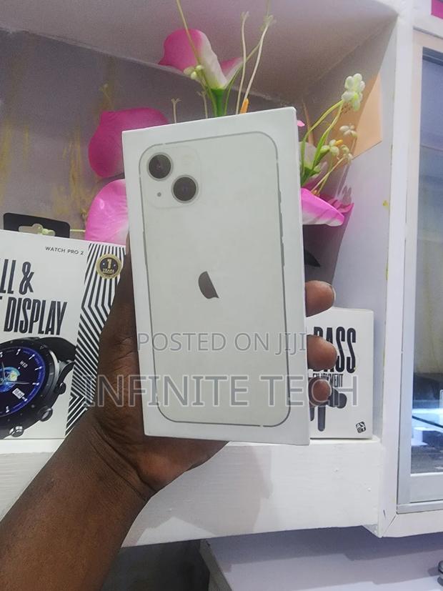 New Apple iPhone 13 128 GB Black - main view