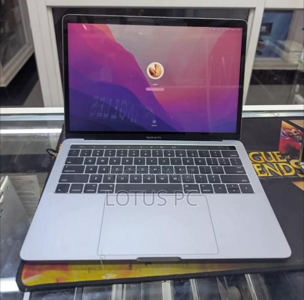 Laptop Apple MacBook Pro 2017 16GB Intel Core I7 SSD 256GB