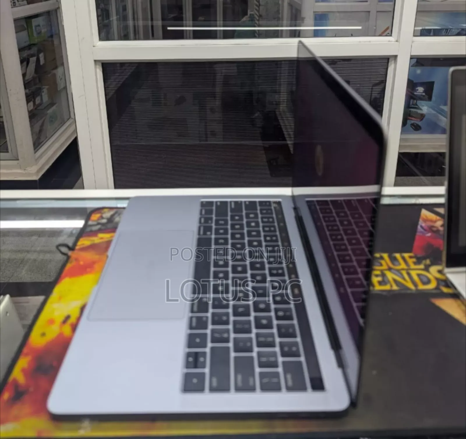 Laptop Apple MacBook Pro 2017 16GB Intel Core i7 SSD 256GB