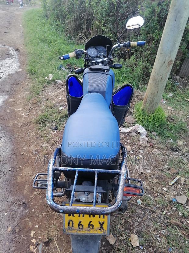 Honda CB 2023 Blue - main view