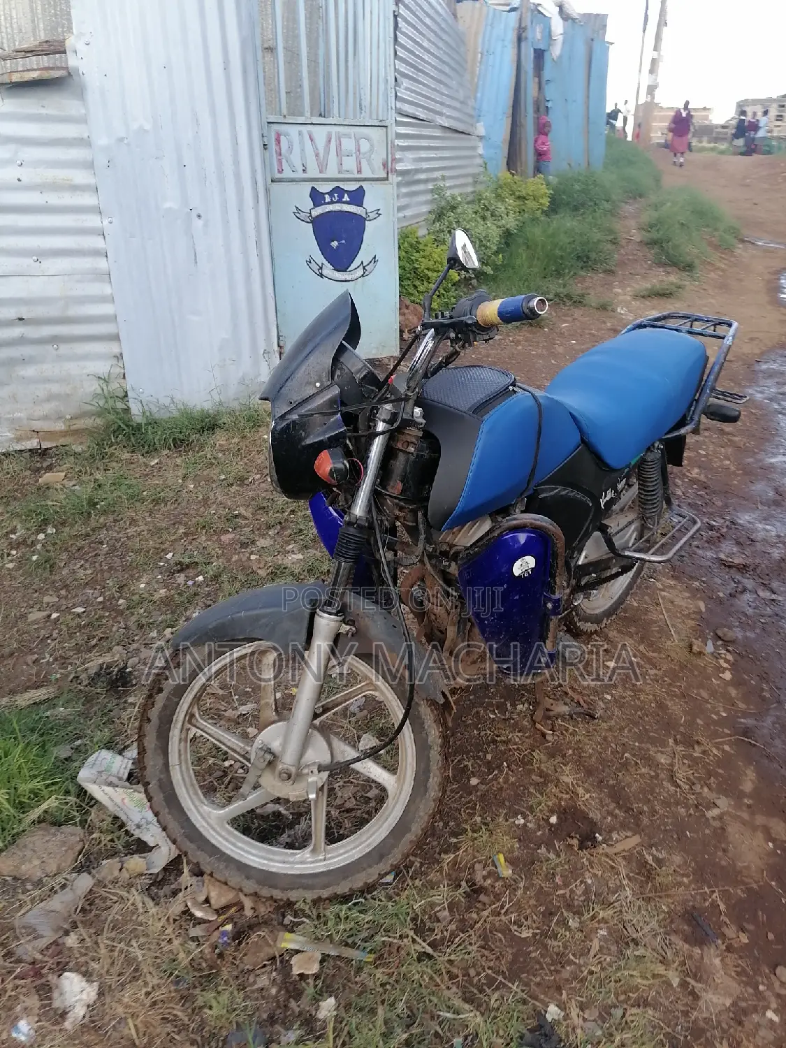 Honda CB 2023 Blue