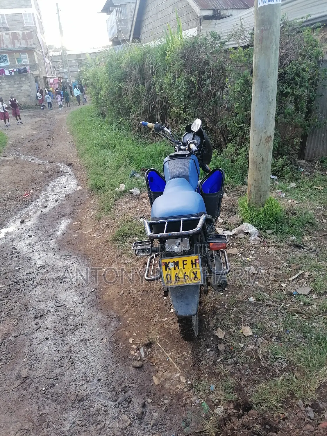 Honda CB 2023 Blue
