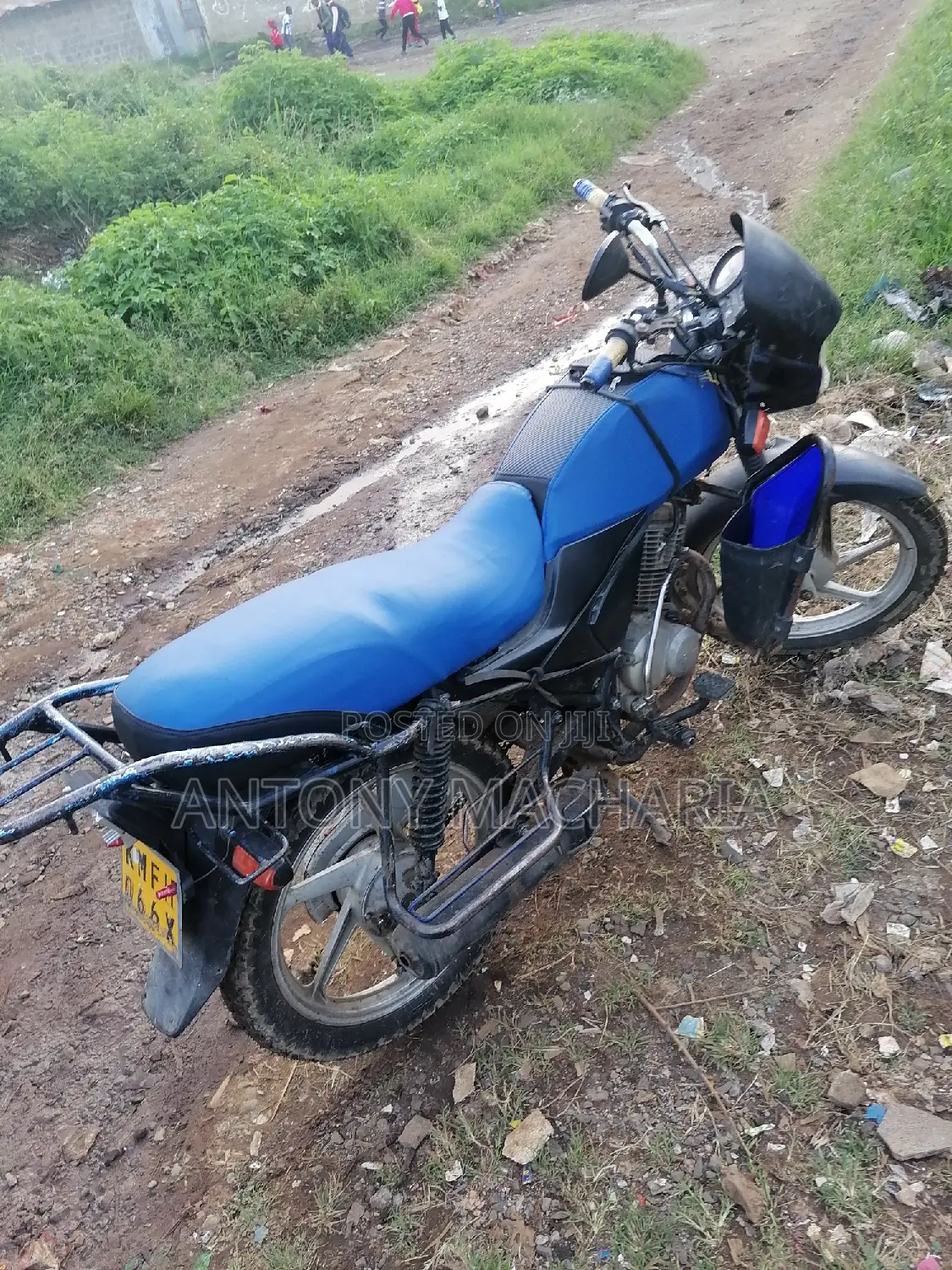 Honda CB 2023 Blue