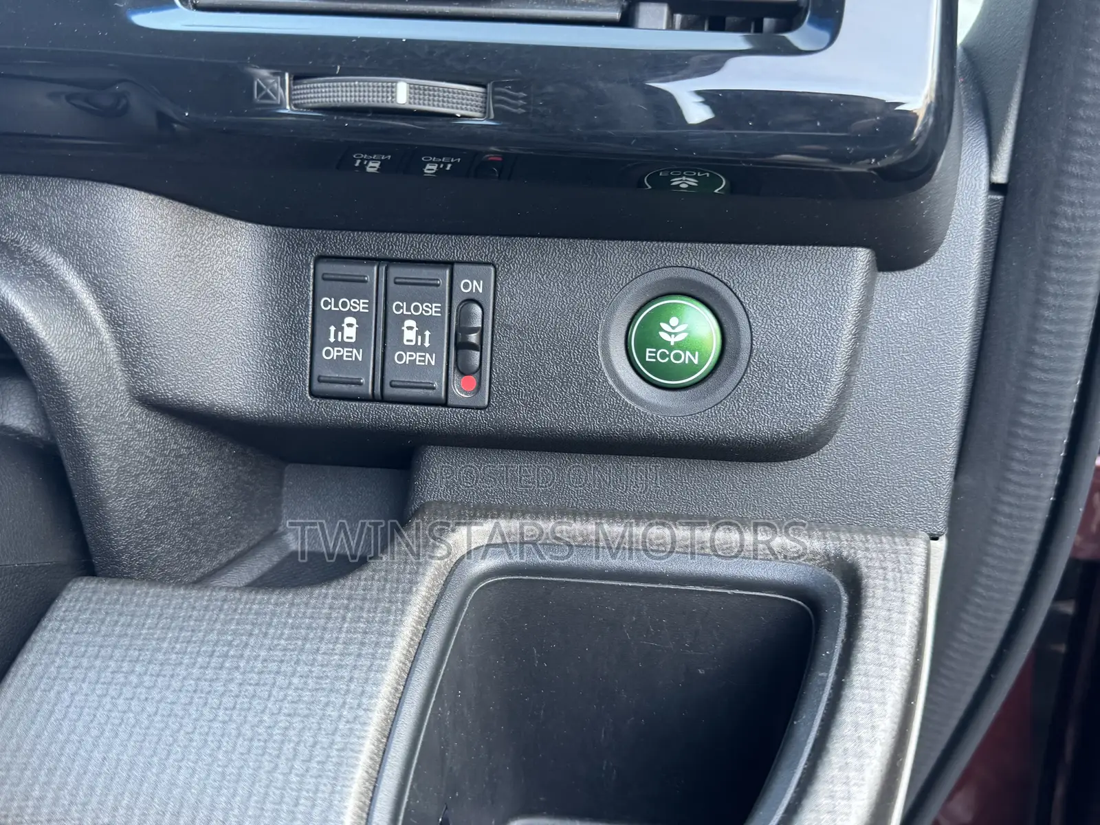 Honda Stepwgn 2019 Purple