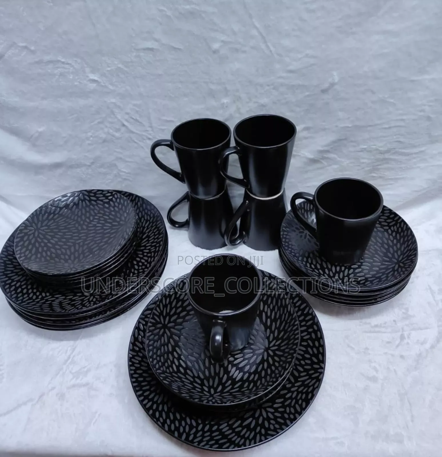 Black Dinner Set