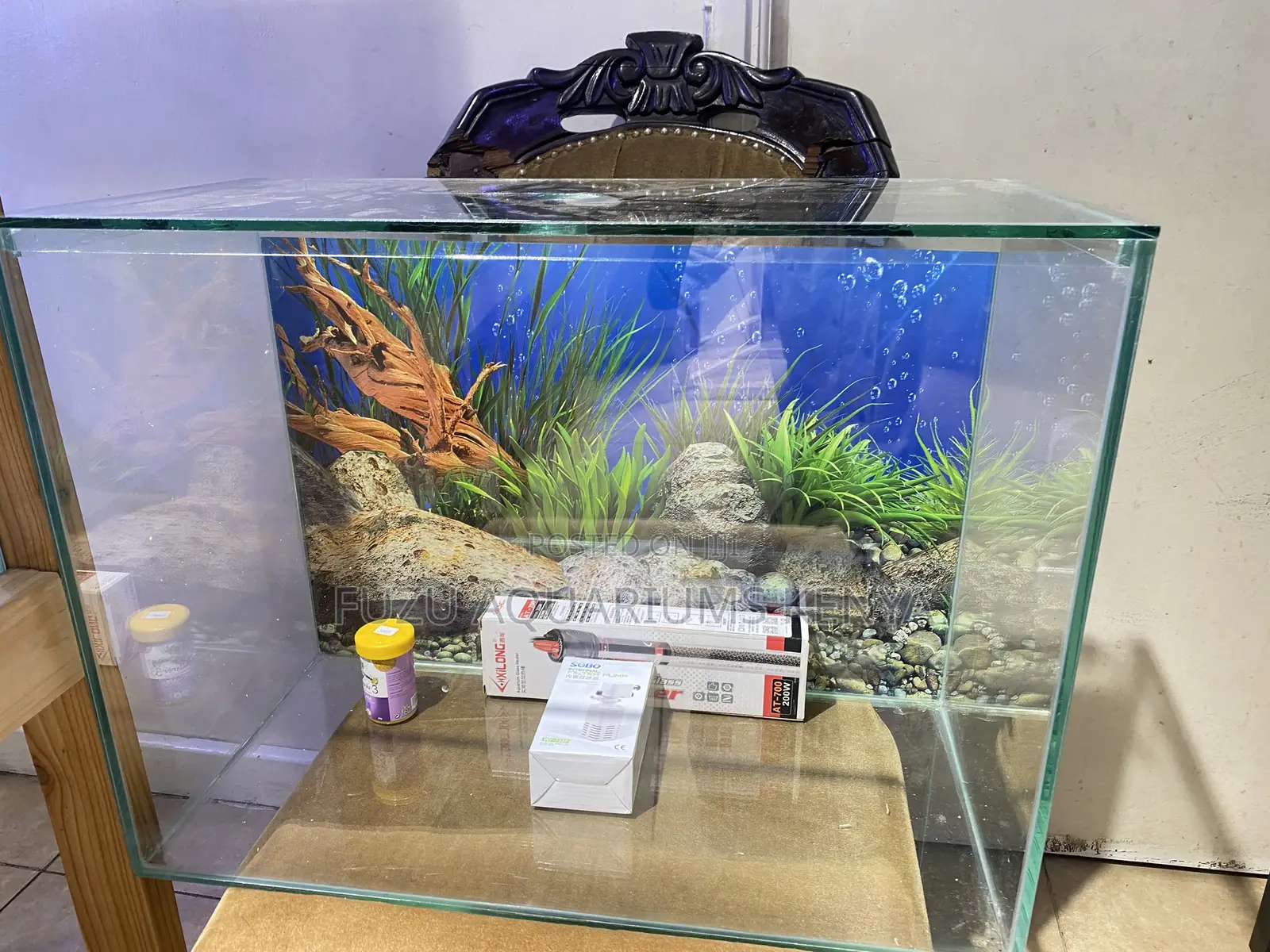 Crystal Clear 2ft Aquarium – Includes Submersible Light
