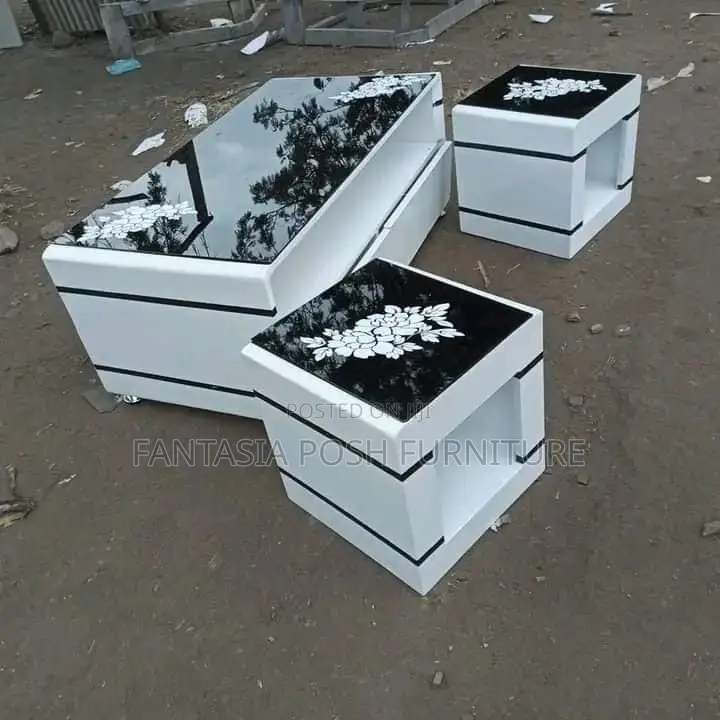 Black and White Floral Coffee Table Set and 2 Side Stools