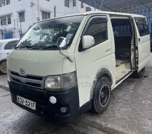 Toyota HiAce 2013 White