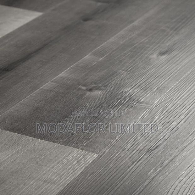 “The No-Slip Style Statement!” of Vinyl Flooring Planks