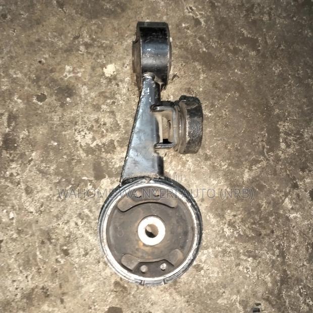 Lexus Engine Mounting - thumbnail 4