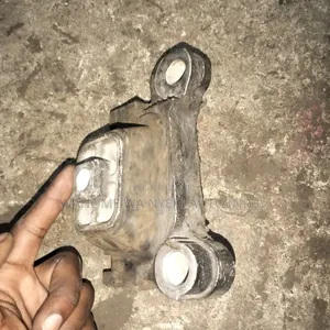 Nissan Bluebird Gear Mount