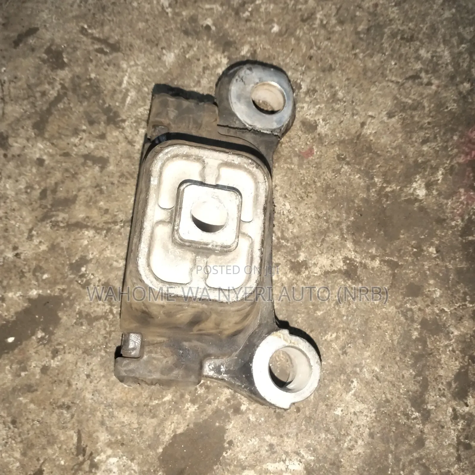 Nissan Bluebird Gear Mount
