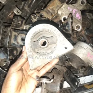 Mitsubishi Lancer Radiator Mount