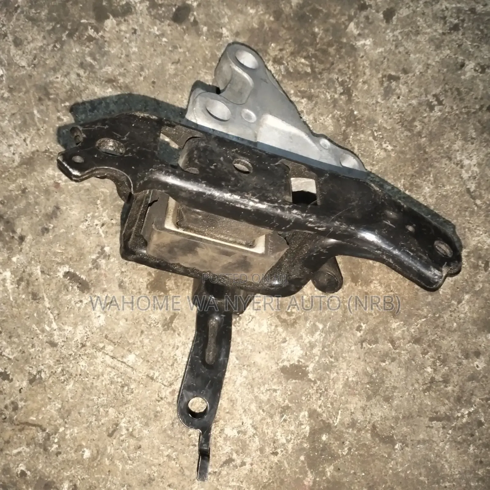 Diahatso Mira Gearbox Mount