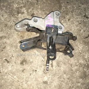 Diahatso Mira Gearbox Mount