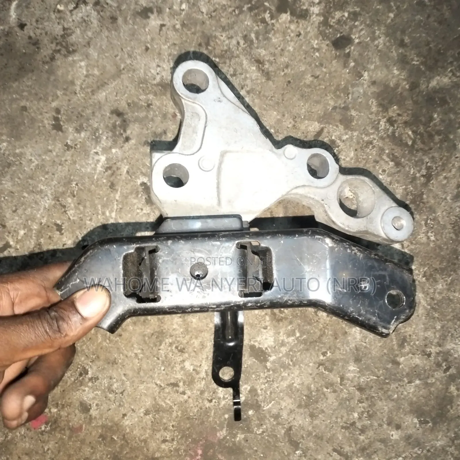 Diahatso Mira Gearbox Mount