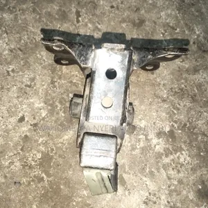 Nissan Xtrail Nt30 Gearbox Mount