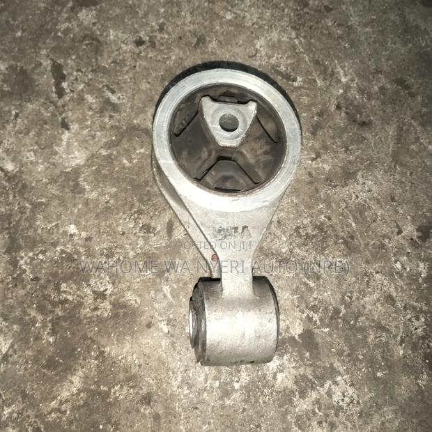 Nissan Xtrail Nt30 Diesel Engine Mounting - thumbnail 4