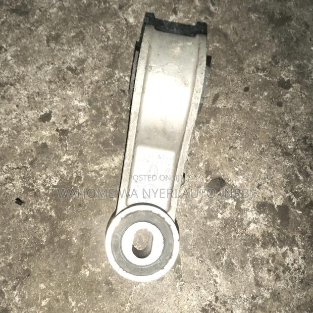 Nissan Xtrail Nt30 Diesel Engine Mounting - thumbnail 6