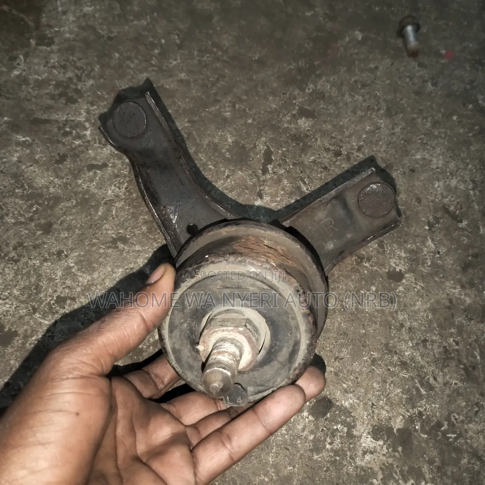 Harrier 240 Engine Mounting