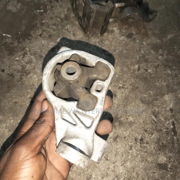 Subaru Forester,Legacy,Outback Radiator Mounting - thumbnail 2