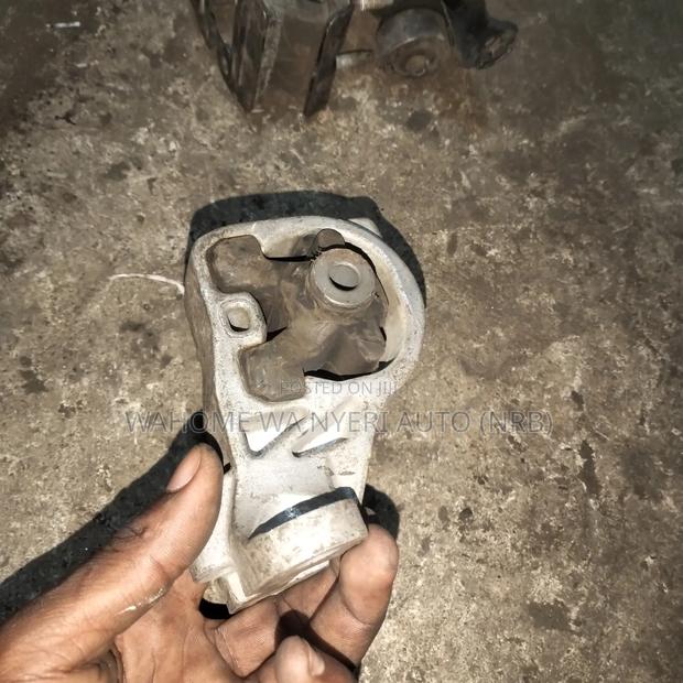 Subaru Forester,Legacy,Outback Radiator Mounting - thumbnail 3