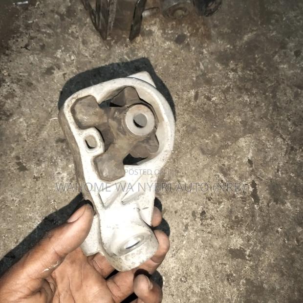 Subaru Forester,Legacy,Outback Radiator Mounting - thumbnail 4