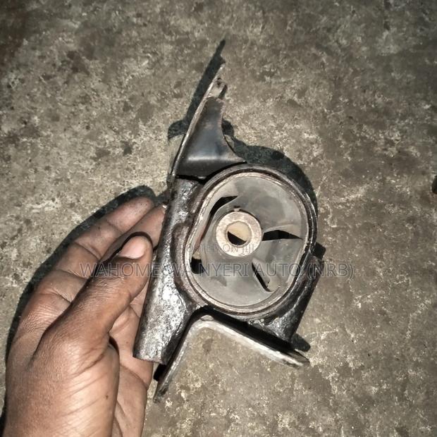 Voxy,Noah Old Model Gearbox Mounting - main view