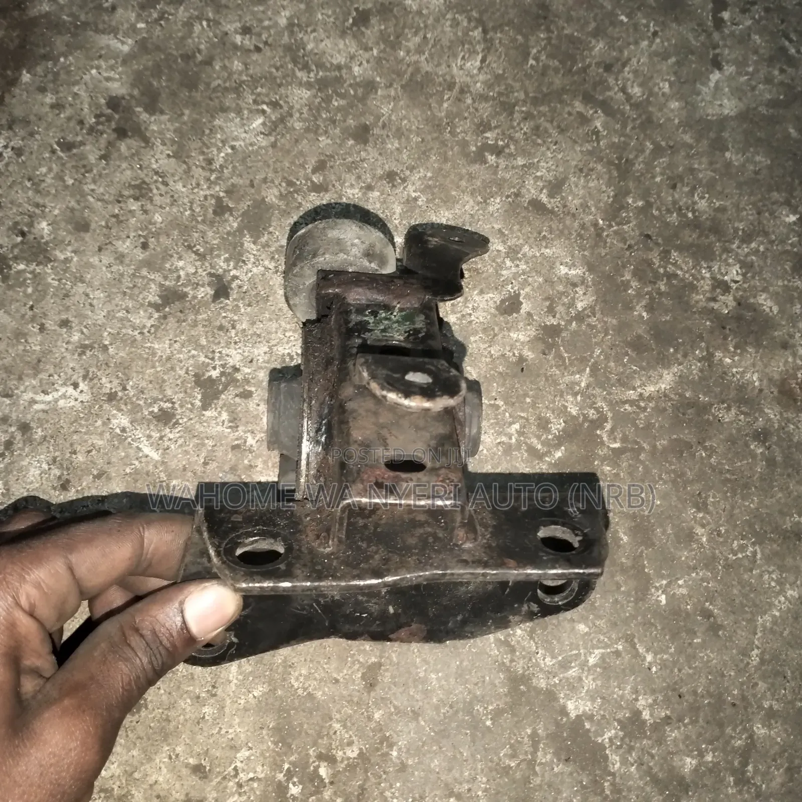 Voxy,Noah Old Model Gearbox Mounting