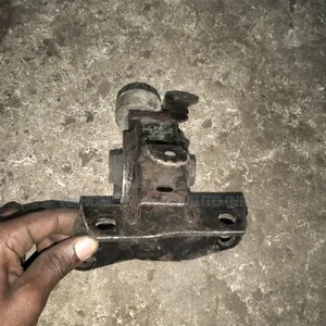 Voxy,Noah Old Model Gearbox Mounting