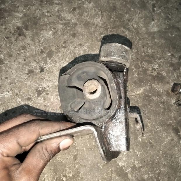 Voxy,Noah Old Model Gearbox Mounting - thumbnail 3