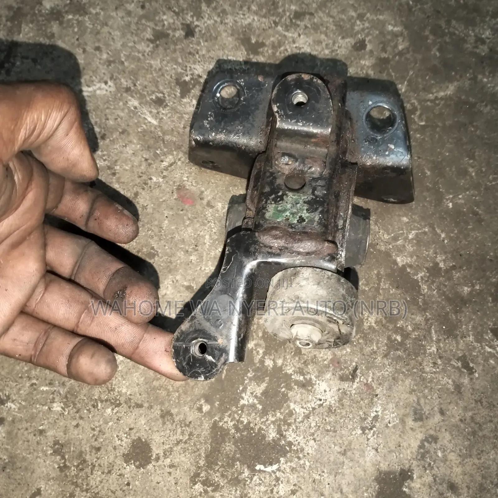 Voxy,Noah Old Model Gearbox Mounting