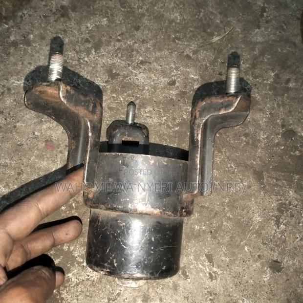 Harrier,Alphard Old Model Engine Mount - thumbnail 2